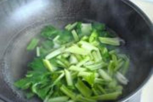 芹菜炒腊肉的做法图解3