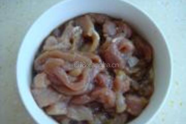 榨菜炒肉丝的做法图解1