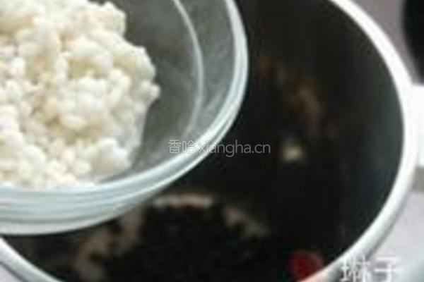 黑豆糯米豆浆的做法图解3