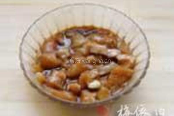 榨菜鸡丁的做法图解2