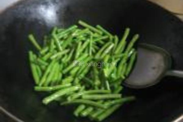 笋干豇豆的做法图解3