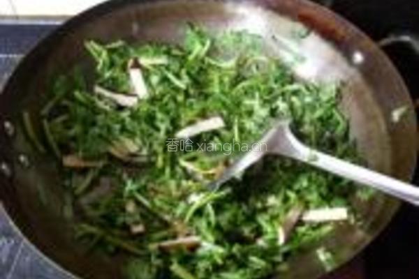 茼蒿香干小炒的做法图解7