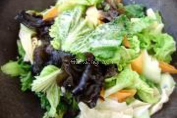 木耳烧白菜的做法图解6