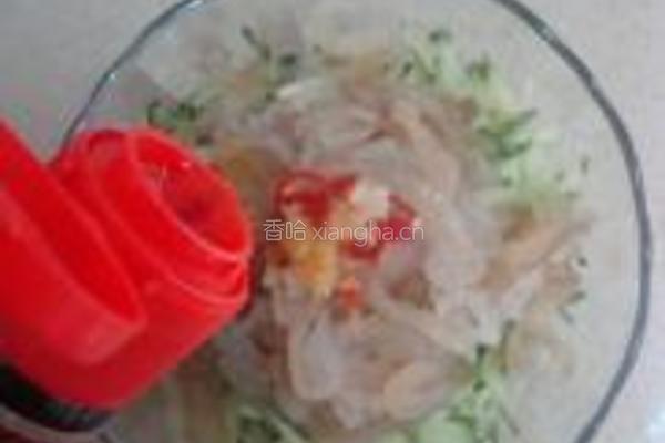 凉拌海蜇黄瓜塔的做法图解6