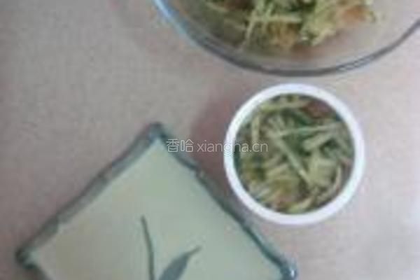 凉拌海蜇黄瓜塔的做法图解7