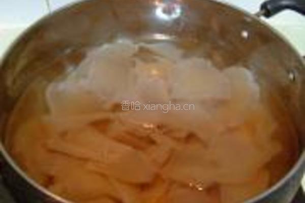酸辣泡椒水晶魔芋的做法图解3
