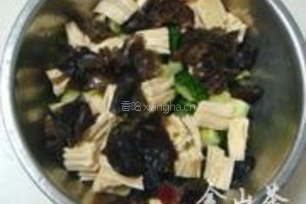 腐竹木耳拌黄瓜的做法图解6