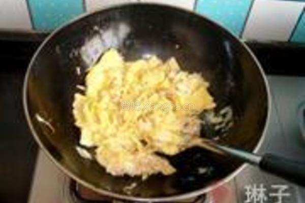 韭菜虾皮炒鸡蛋的做法图解5