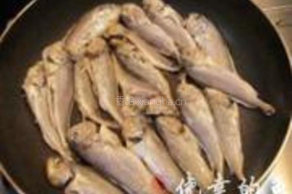 椒盐酥煎小黄鱼的做法图解4