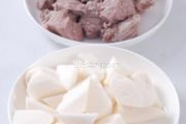 牛肉山药汤的做法图解2