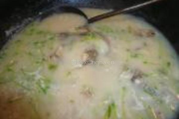 鲫鱼萝卜汤的做法图解4