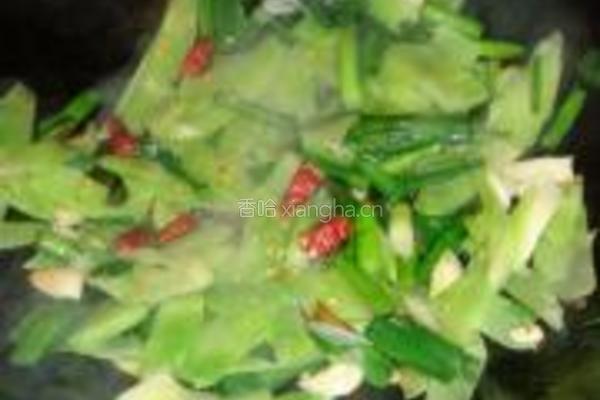莴笋蒜苗腊肉的做法图解6