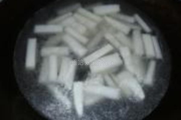 鱼丸肉片萝卜汤的做法图解6