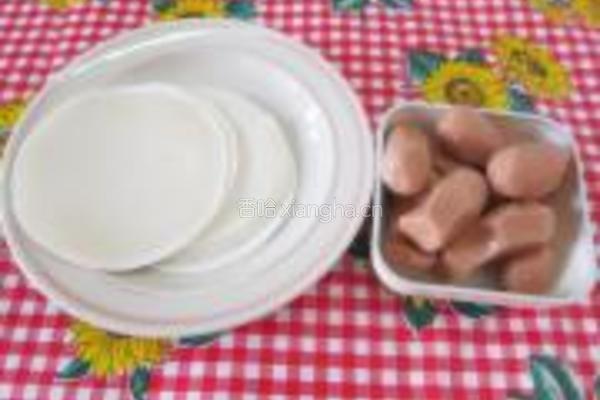 糖果香肠饺子皮的做法图解1