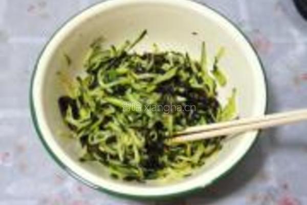 木耳拌黄瓜的做法图解11