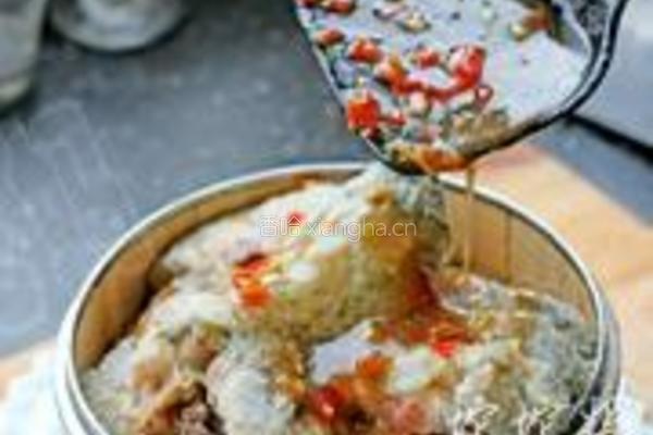 剁椒粉蒸鲶鱼的做法图解6