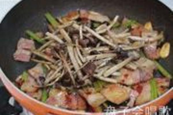 茶树菇炒咸肉的做法图解11