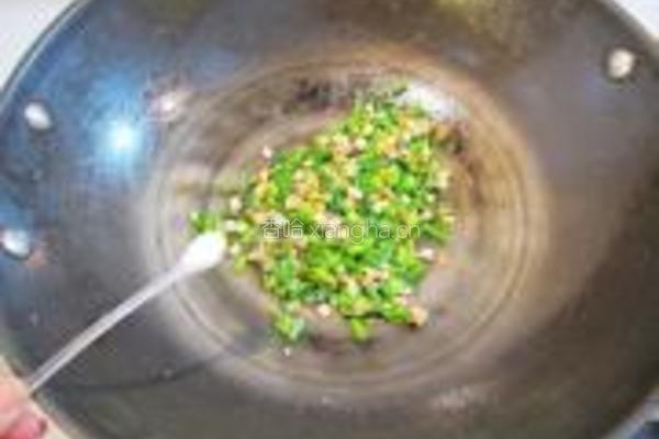 韭菜花炒豆腐干的做法图解7