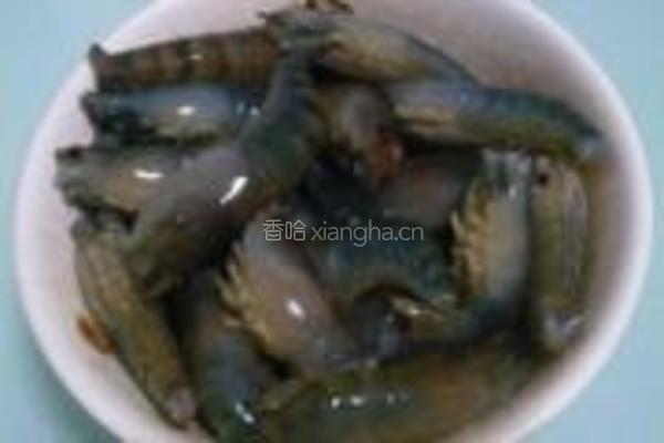 茄汁大头虾的做法图解2