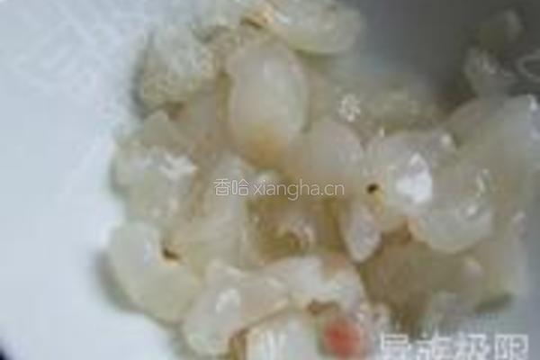 荔枝银耳润肺养颜汤的做法图解1