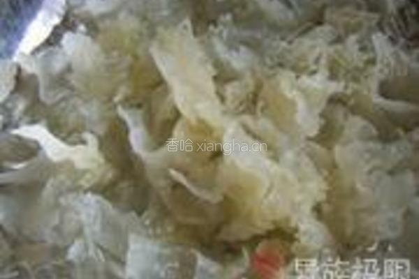 荔枝银耳润肺养颜汤的做法图解2