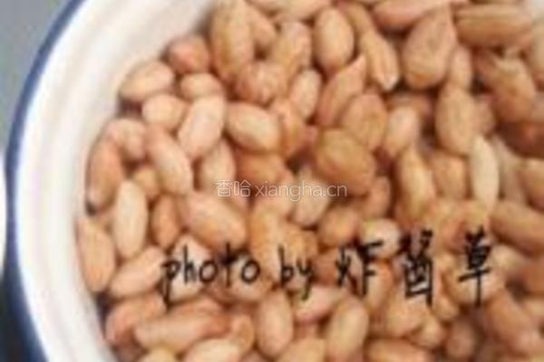 蜜枣花生粽的做法图解3