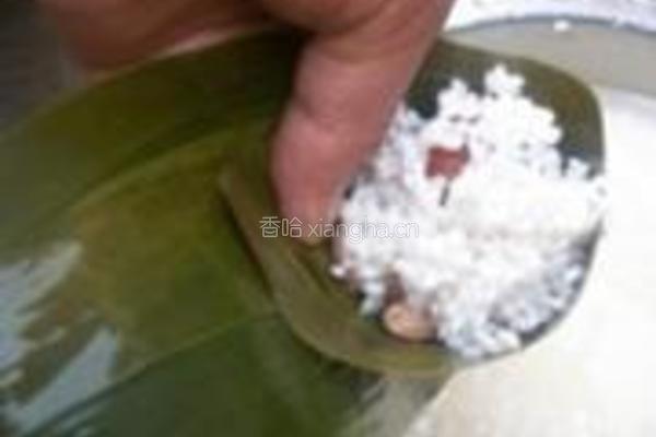 蜜枣花生粽的做法图解8