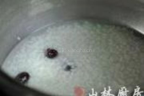 乌鸡红枣粥的做法图解3
