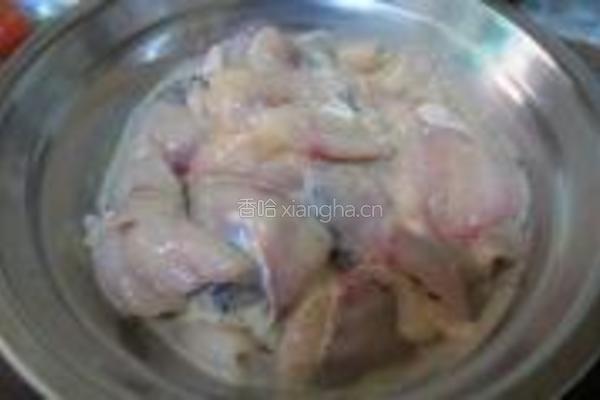 南熘鱼片的做法图解3