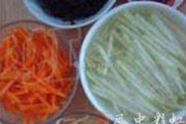 炝拌苤蓝的做法图解1