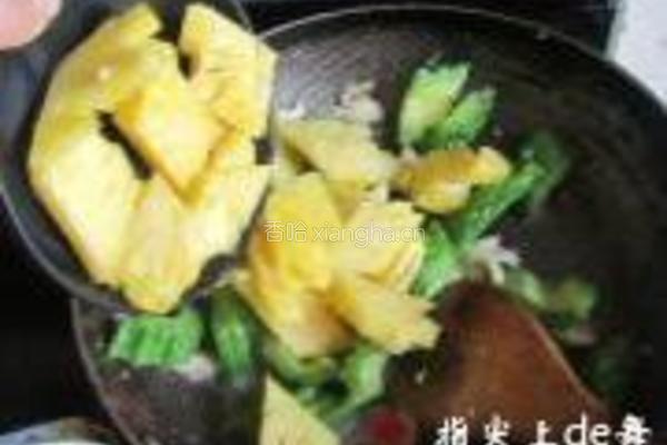 香菠凉瓜炒鸡片的做法图解13