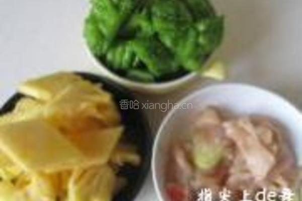 香菠凉瓜炒鸡片的做法图解7