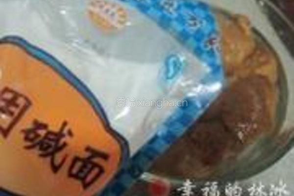 猴头菇炖排骨的做法图解1