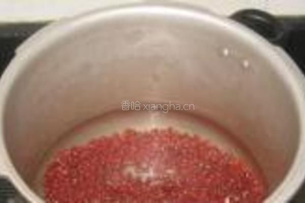 红豆地瓜汤的做法图解2