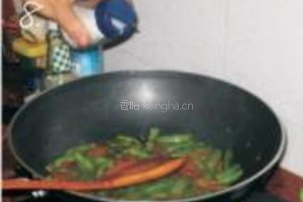 腊肉炒四季豆的做法图解8