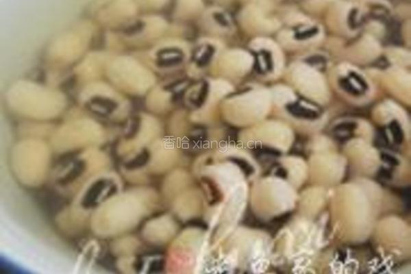 猪手眉豆汤的做法图解2