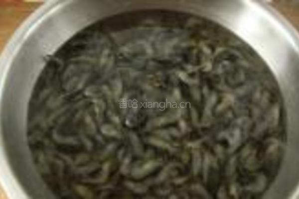 酥炸小河虾的做法图解1