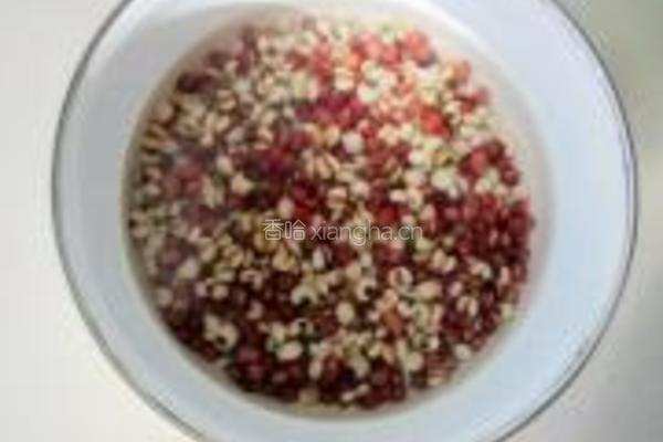 薏米红豆饭的做法图解2
