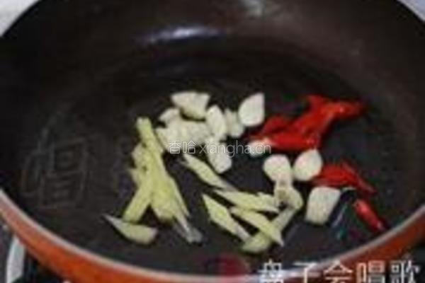 蒜苗酸豇豆爆鸡杂的做法图解8