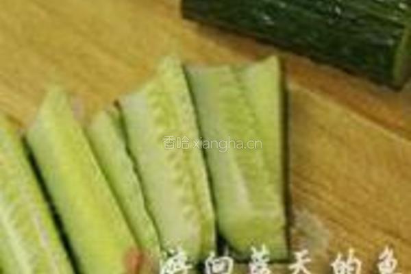 凉腌黄瓜的做法图解1