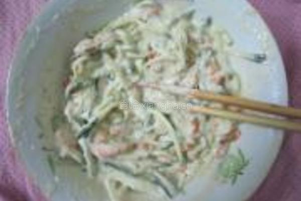 黄瓜虾米饼的做法图解3