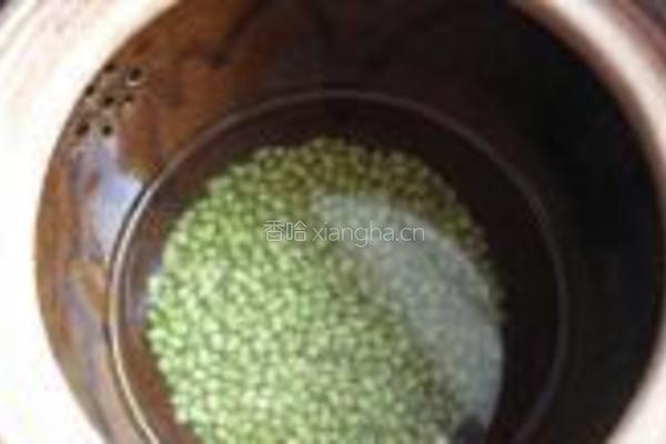 砂锅生绿豆芽的做法图解2