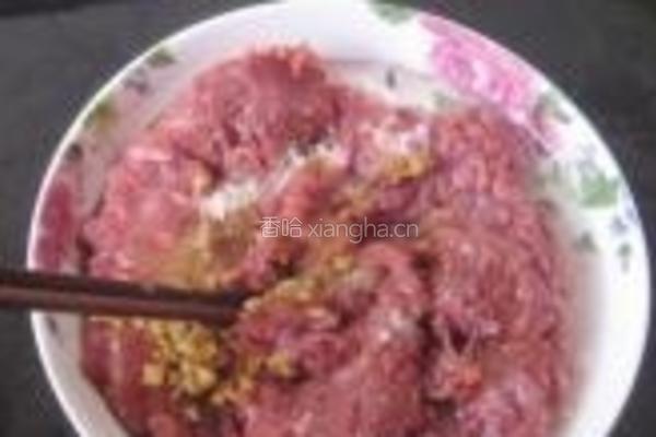 大葱羊肉锅贴的做法图解5