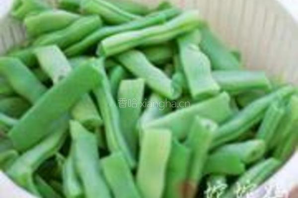 油渣炒四季豆的做法图解2
