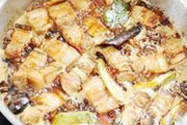 板栗大蒜烧肉的做法图解5