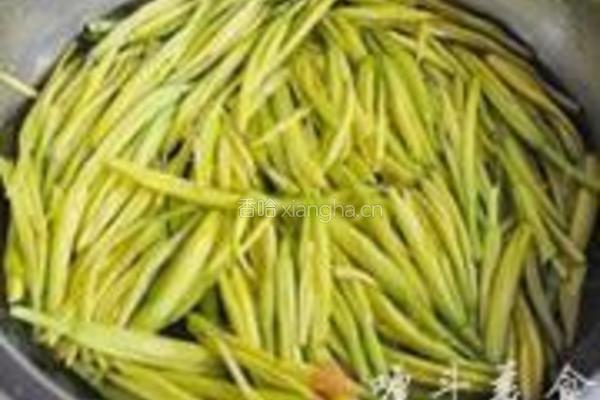 鲜黄花菜炒肉丝的做法图解3