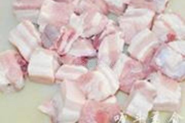 山药红烧肉的做法图解1