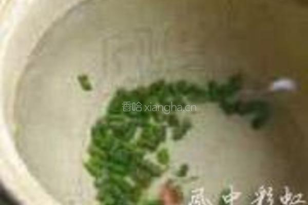 铁皮石斛银耳羹的做法图解2