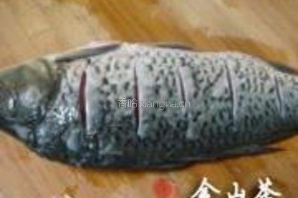 油泼鲤鱼的做法图解1