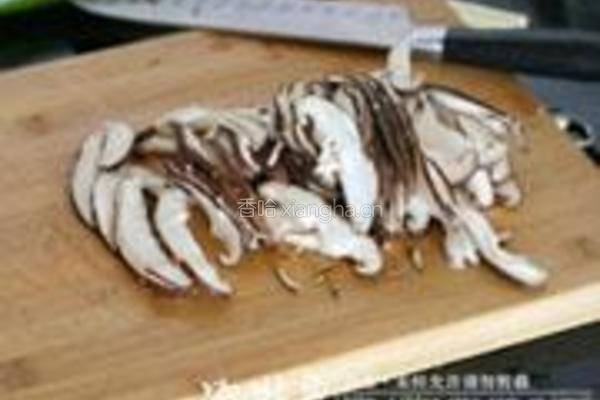 香菇干拌鲍鱼面的做法图解1